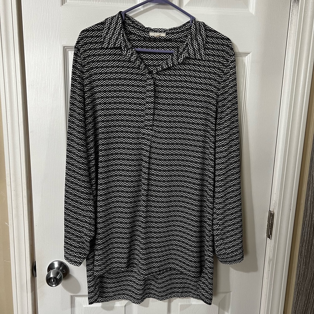 Black & white tunic size XL